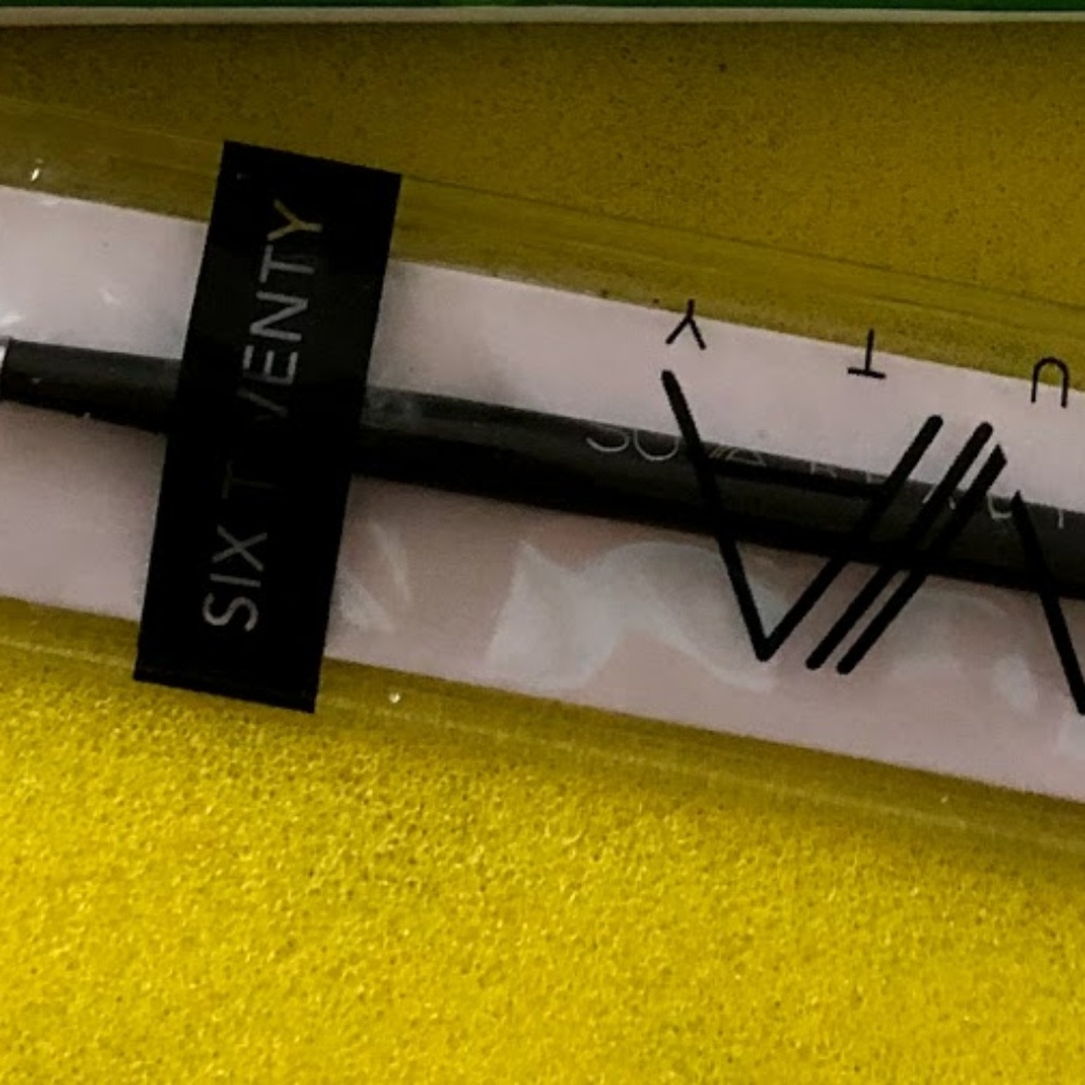 Suva Beauty Six Twenty Ultra Fine Line brush
